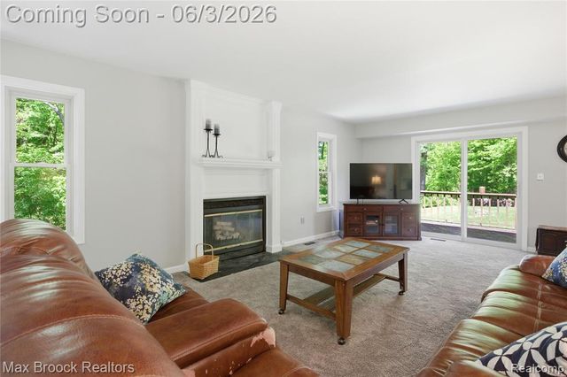 4457 Fettig Trail, White Lake, MI 48383