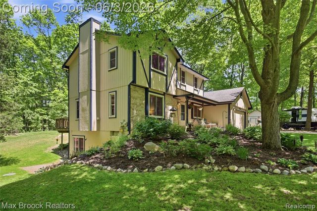 4457 Fettig Trail, White Lake, MI 48383
