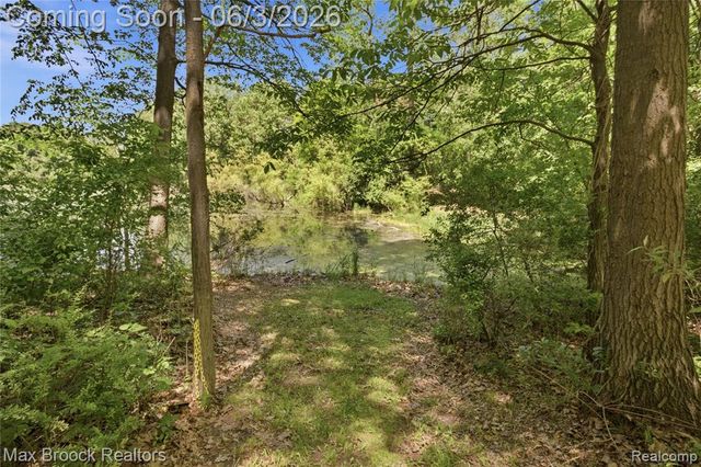 4457 Fettig Trail, White Lake, MI 48383