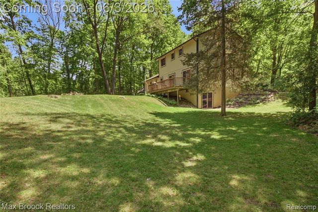 4457 Fettig Trail, White Lake, MI 48383