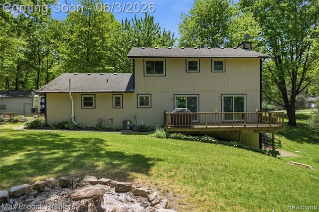 4457 Fettig Trail, White Lake, MI 48383