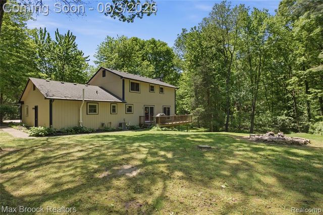 4457 Fettig Trail, White Lake, MI 48383