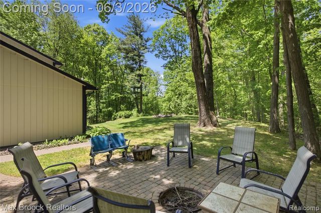 4457 Fettig Trail, White Lake, MI 48383