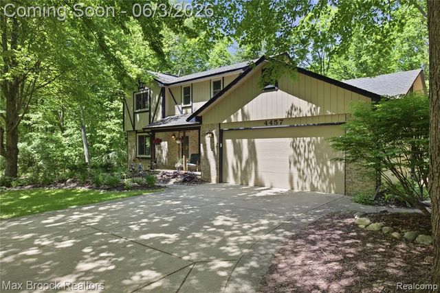 4457 Fettig Trail, White Lake, MI 48383