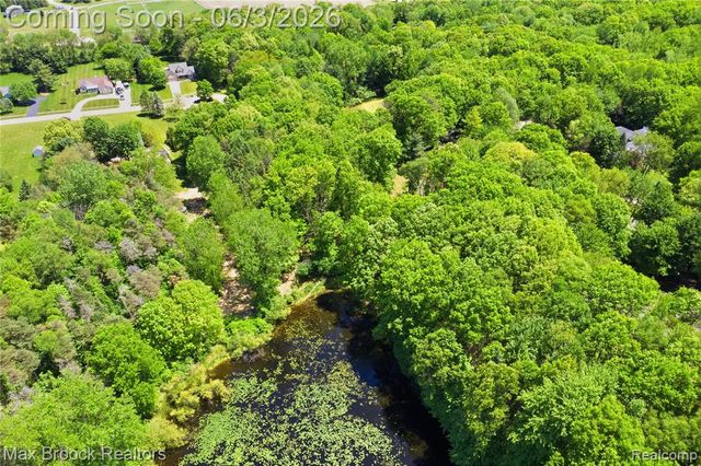 4457 Fettig Trail, White Lake, MI 48383