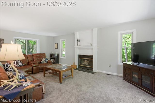 4457 Fettig Trail, White Lake, MI 48383