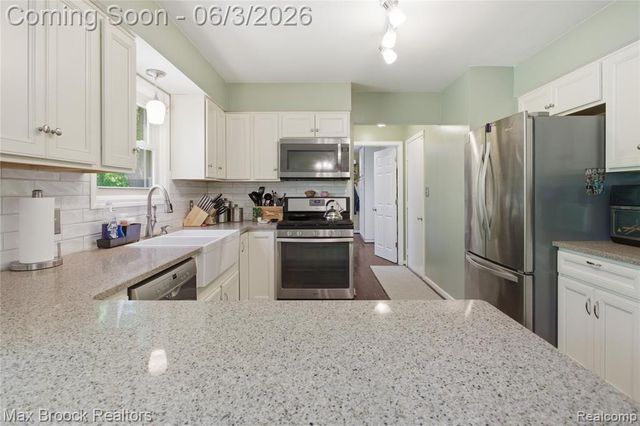 4457 Fettig Trail, White Lake, MI 48383
