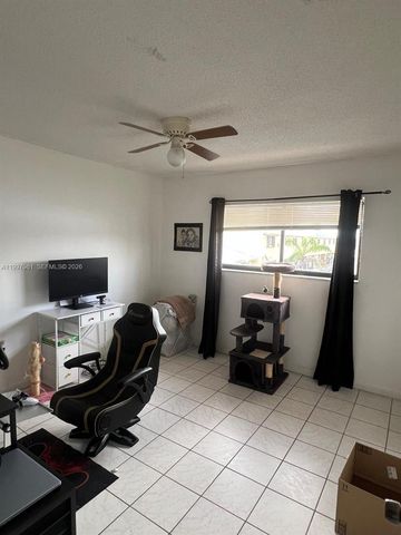 1298 W 51st Pl D-29, Hialeah, FL 33012