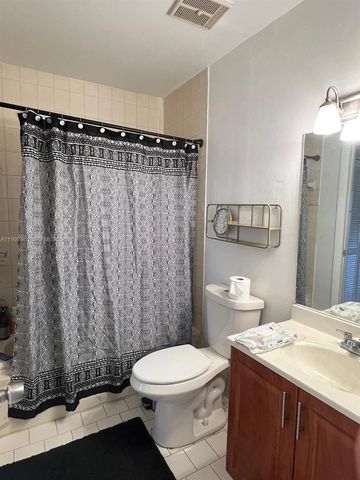 1298 W 51st Pl D-29, Hialeah, FL 33012