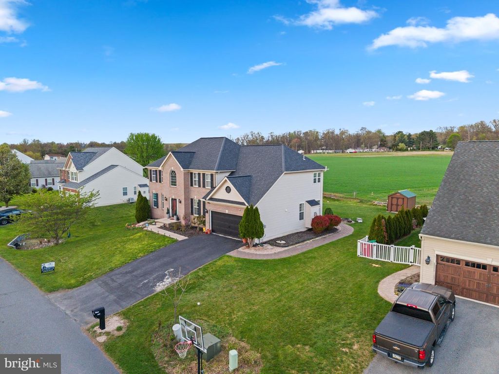 2960 CONSTELLATION DR, Chambersburg, PA 17202