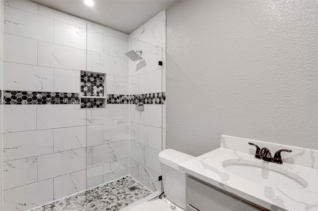412 E Fogg Street, Fort Worth, TX 76110