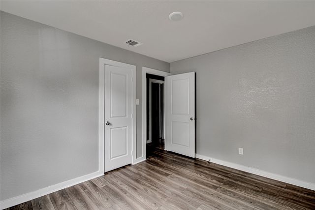 412 E Fogg Street, Fort Worth, TX 76110