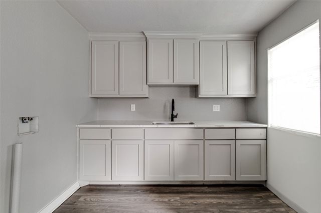 412 E Fogg Street, Fort Worth, TX 76110