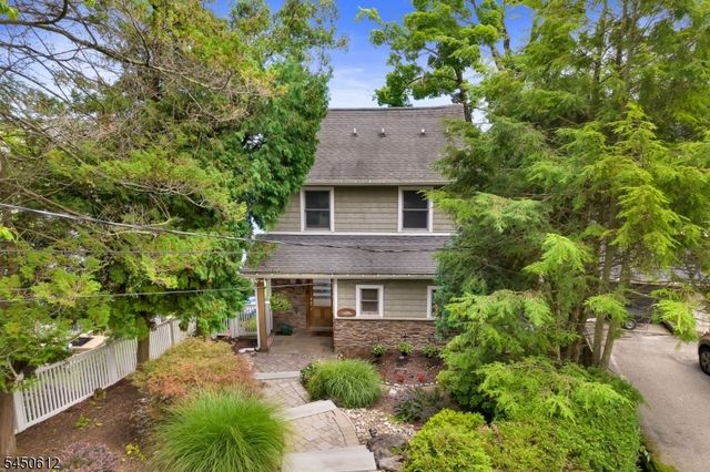 257 Lakeside Blvd, Hopatcong Boro, NJ 07843