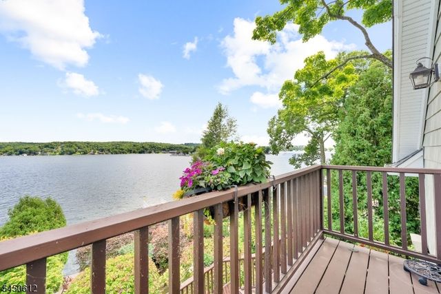 257 Lakeside Blvd, Hopatcong Boro, NJ 07843
