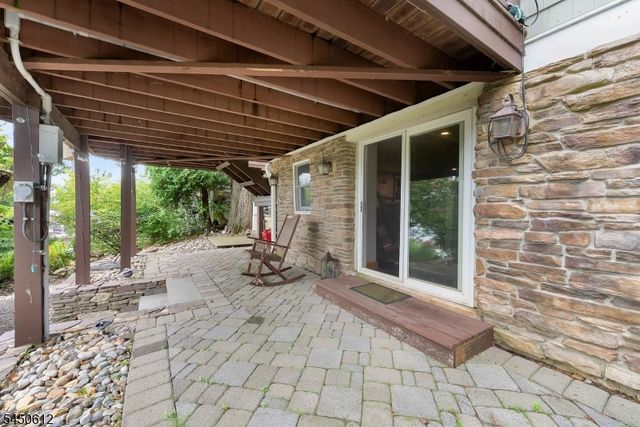 257 Lakeside Blvd, Hopatcong Boro, NJ 07843