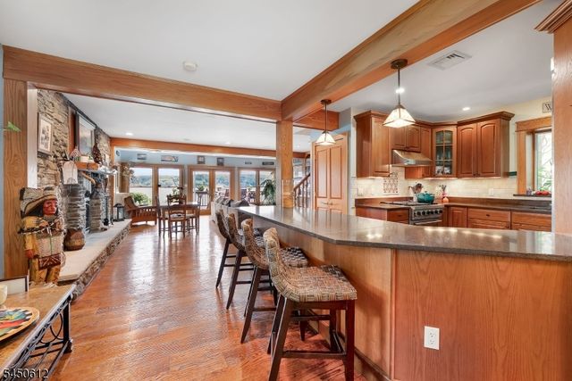 257 Lakeside Blvd, Hopatcong Boro, NJ 07843