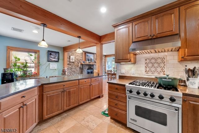 257 Lakeside Blvd, Hopatcong Boro, NJ 07843