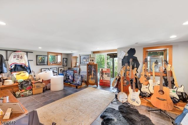 257 Lakeside Blvd, Hopatcong Boro, NJ 07843