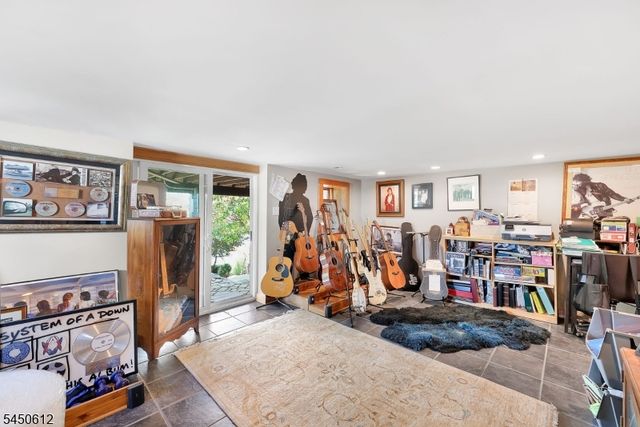 257 Lakeside Blvd, Hopatcong Boro, NJ 07843