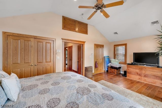 257 Lakeside Blvd, Hopatcong Boro, NJ 07843