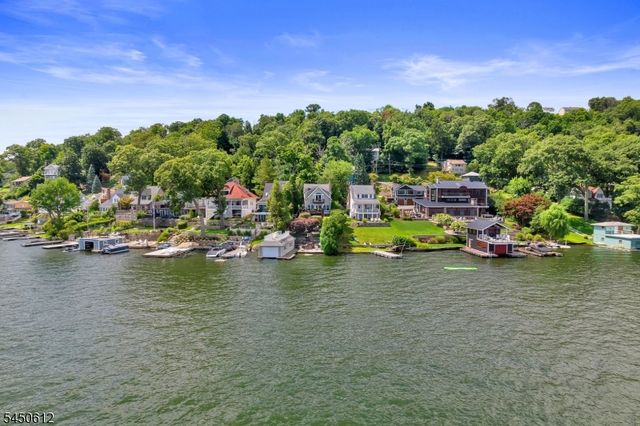 257 Lakeside Blvd, Hopatcong Boro, NJ 07843