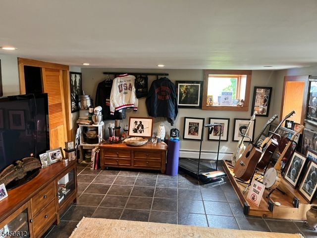 257 Lakeside Blvd, Hopatcong Boro, NJ 07843