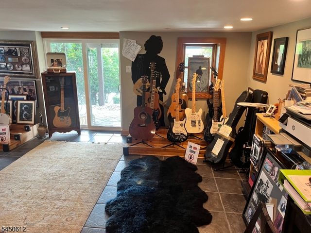 257 Lakeside Blvd, Hopatcong Boro, NJ 07843