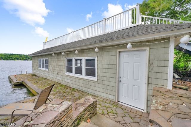 257 Lakeside Blvd, Hopatcong Boro, NJ 07843