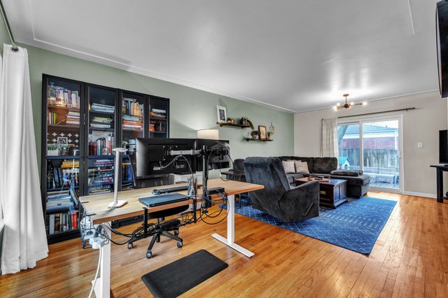 39011 Pinetree Street, Livonia, MI 48150
