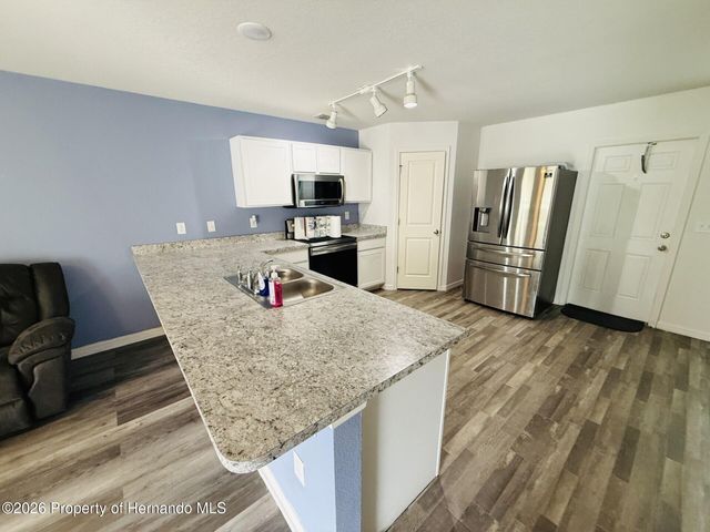 12020 Pine Warbler Avenue, Brooksville, FL 34614