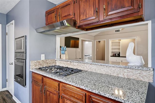 1413 S Meadow Ln Lane, Lake Charles, LA 70605