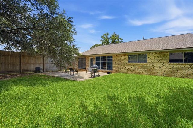 1413 S Meadow Ln Lane, Lake Charles, LA 70605