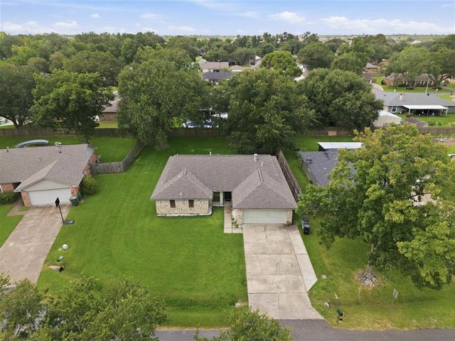 1413 S Meadow Ln Lane, Lake Charles, LA 70605