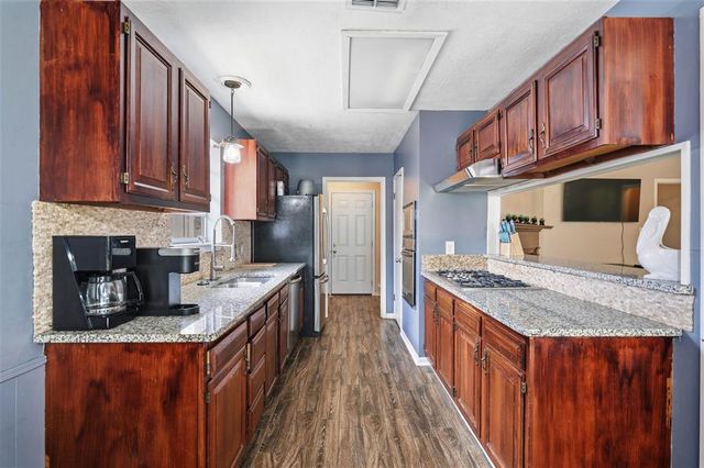 1413 S Meadow Ln Lane, Lake Charles, LA 70605