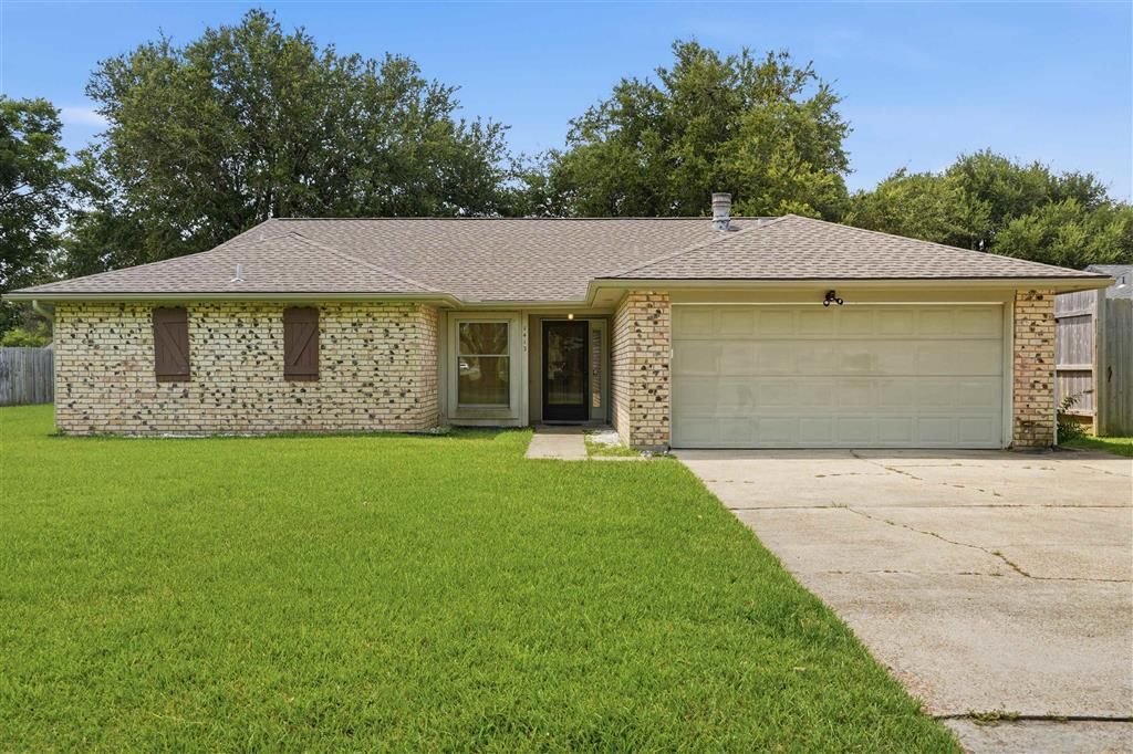 1413 S Meadow Ln Lane, Lake Charles, LA 70605