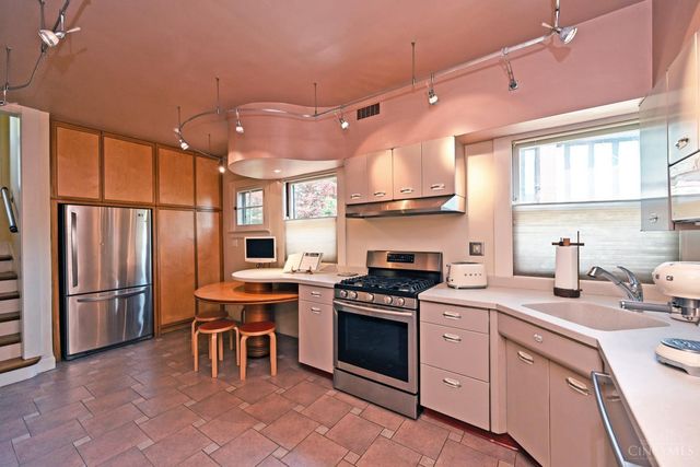 161 Lafayette Circle, Cincinnati, OH 45220