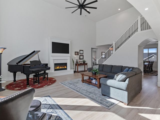 588 E 3800 N, North Ogden, UT 84414