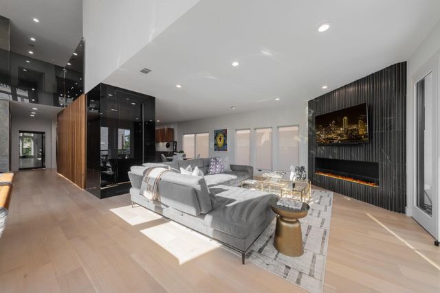 3731 Gilbert Avenue 3, Dallas, TX 75219