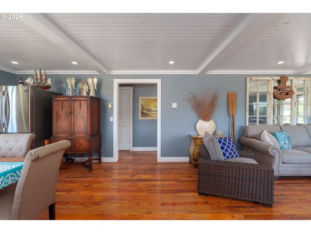 865 Sw NEWPORT Ave, Bandon, OR 97411