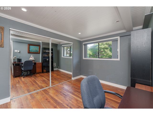 865 Sw NEWPORT Ave, Bandon, OR 97411