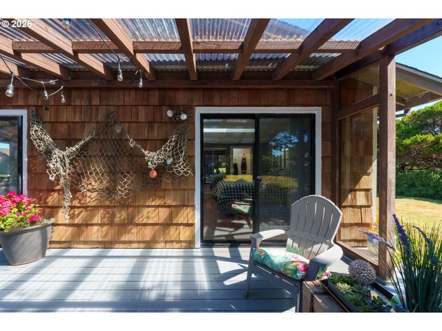 865 Sw NEWPORT Ave, Bandon, OR 97411