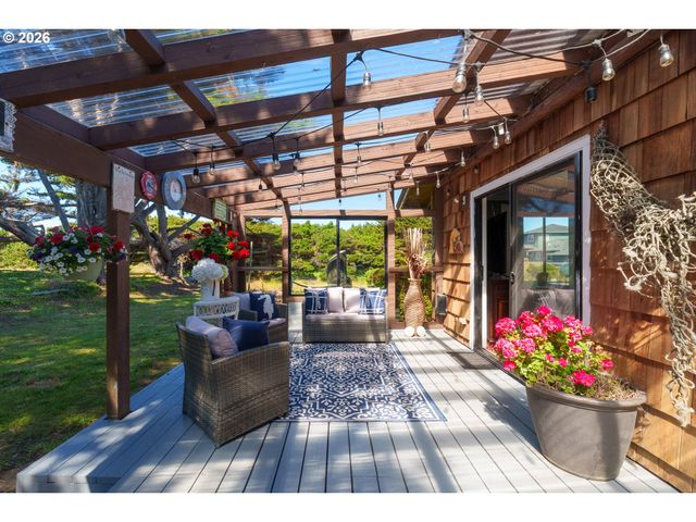 865 Sw NEWPORT Ave, Bandon, OR 97411