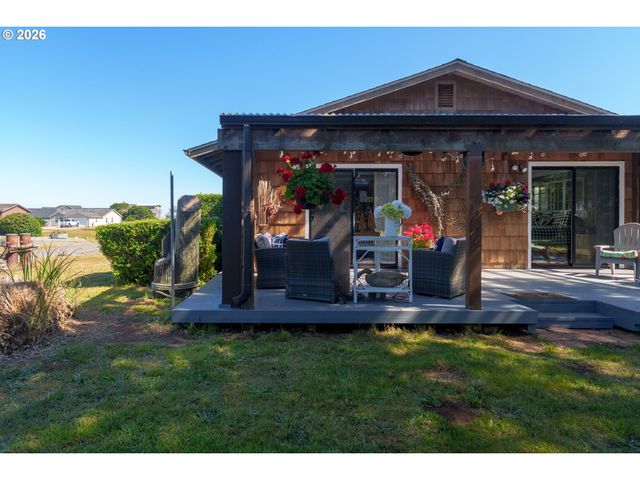 865 Sw NEWPORT Ave, Bandon, OR 97411