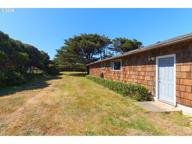 865 Sw NEWPORT Ave, Bandon, OR 97411