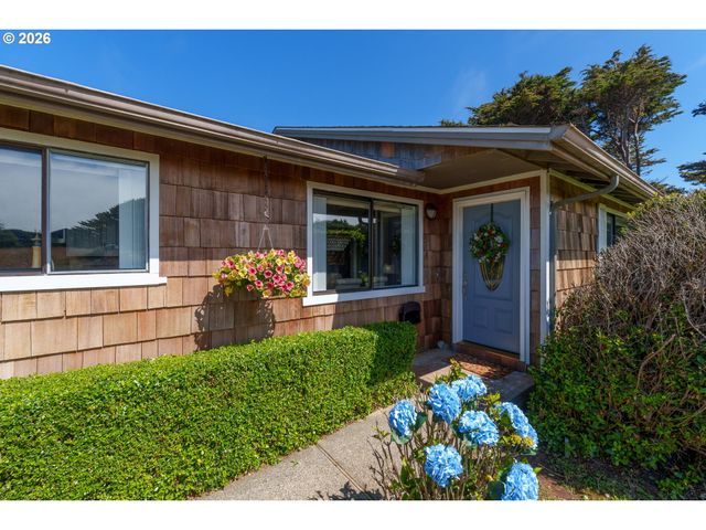 865 Sw NEWPORT Ave, Bandon, OR 97411