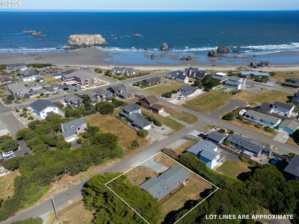 865 Sw NEWPORT Ave, Bandon, OR 97411