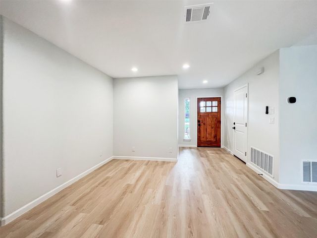 7736 Croftwood DR, Austin, TX 78749