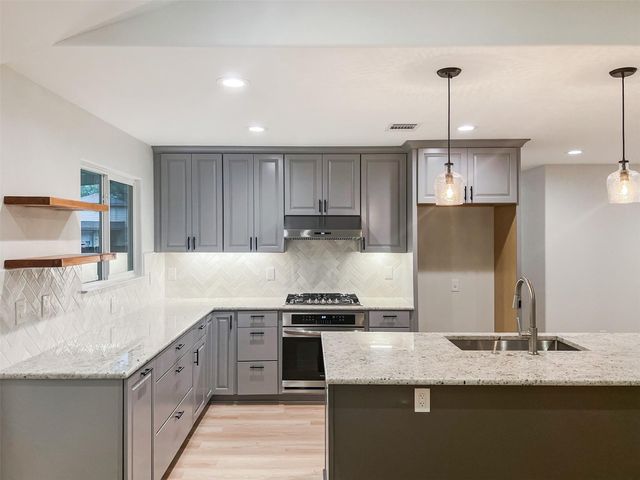 7736 Croftwood DR, Austin, TX 78749
