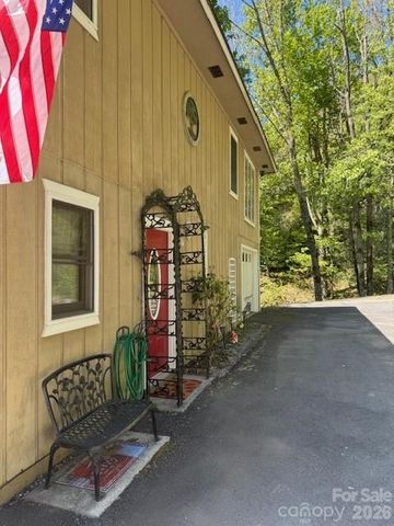 918 Plott Balsam Road, Maggie Valley, NC 28751